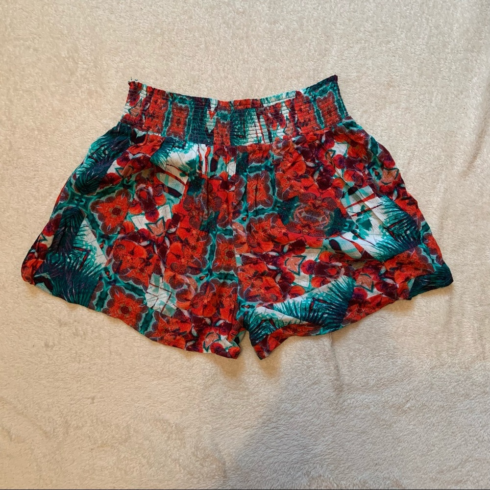 Print Flowy Shorts - Picture 2 of 4